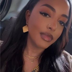 Meet your Posher, Fatima